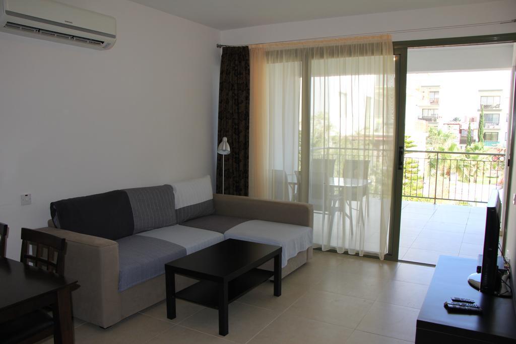 Appartamento Danaos Pool View Paphos Esterno foto